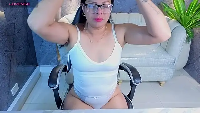sarah bay tx online show from July 23, 7:55 pm