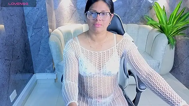 sarah bay tx online show from July 17, 8:12 pm