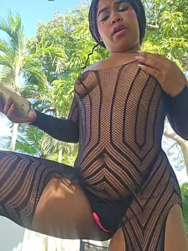 Alexandra Jaramillo online show from July 25, 12:45 pm