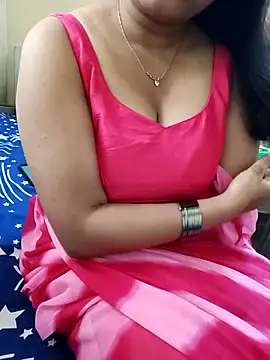 Mangelxoxo online show from June 25, 7:13 am