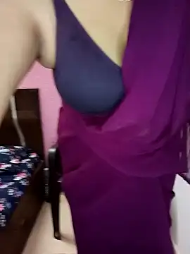 Mangelxoxo online show from July 31, 7:53 am