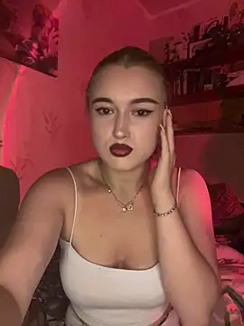 lyalyalii online show from July 16, 6:56 pm