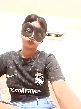 avii5 online show from June 26, 3:13 pm