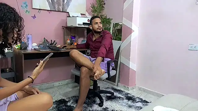 Pineappleflipped online show from July 11, 2:11 am