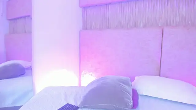  Izumii   online show from July 28, 3:21 pm