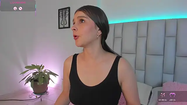 Geyn gomezz online show from July 17, 1:43 am
