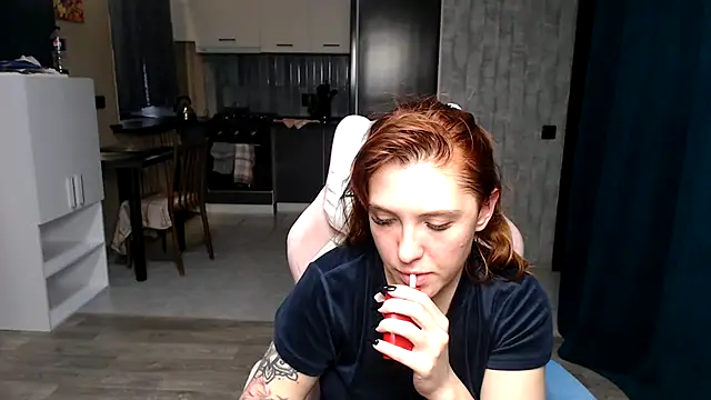 Reginasmilee online show from October 9, 1:26 pm