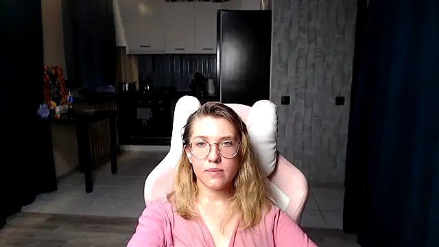 Reginasmilee online show from September 12, 5:08 am