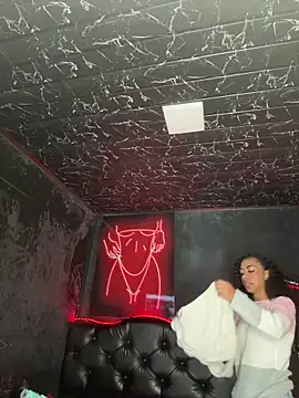 Samantha-LS online show from August 4, 9:10 pm