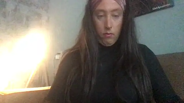 DaphneTS online show from June 28, 6:47 pm