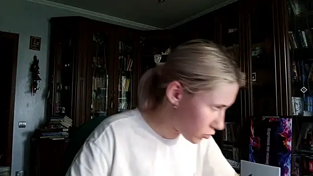 KellyOutdoor online show from June 29, 8:54 am