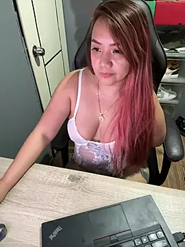 chloe wonderlust online show from July 14, 1:05 pm