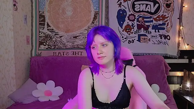 Droll doll  online show from July 4, 8:10 am