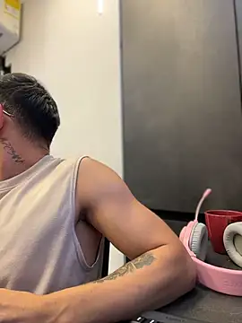 andrewlopezz online show from July 22, 12:44 am