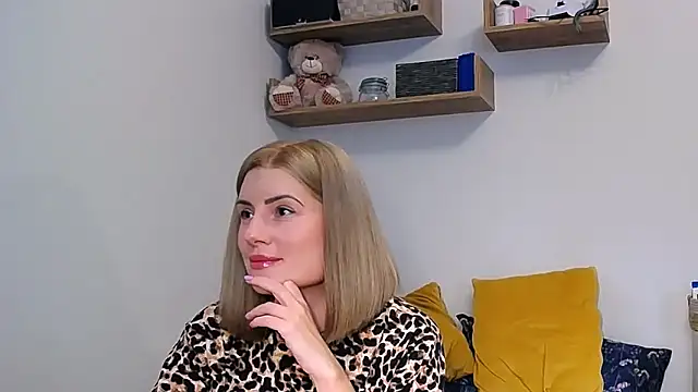 Snapshot of alisenties chatting on September 17, 2:15 pm alisenties online show from September 17, 2:15 pm