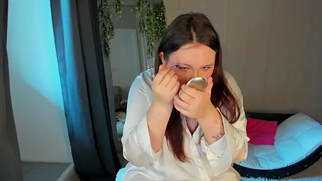 Niki Glow online show from August 7, 1:56 am