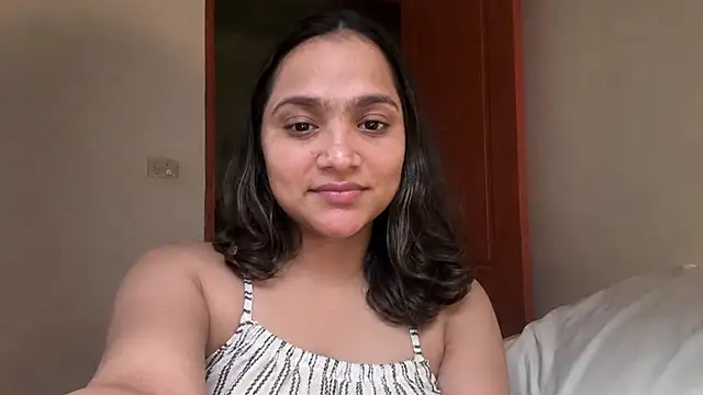 Katrinakaif85 online show from July 18, 8:50 am
