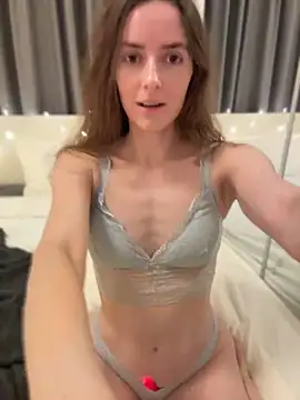 EmilyLinden online show from July 24, 4:49 pm