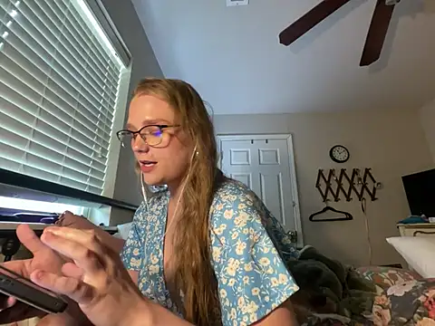 pusspuss777 online show from July 24, 5:11 pm