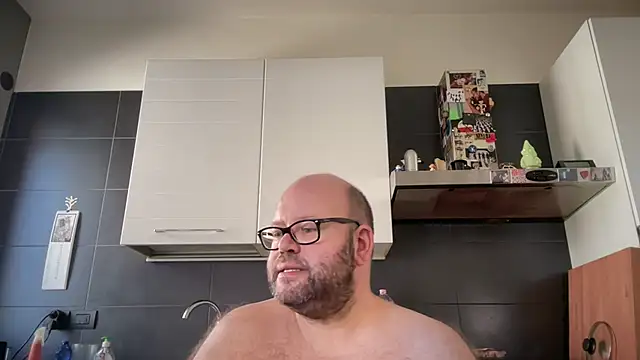 Snapshot of theitalianbear chatting on September 21, 11:31 am theitalianbear online show from September 21, 11:31 am