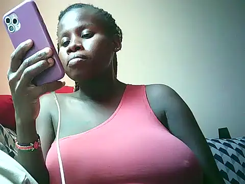 KissMeCurvyMbatha online show from July 29, 10:15 am