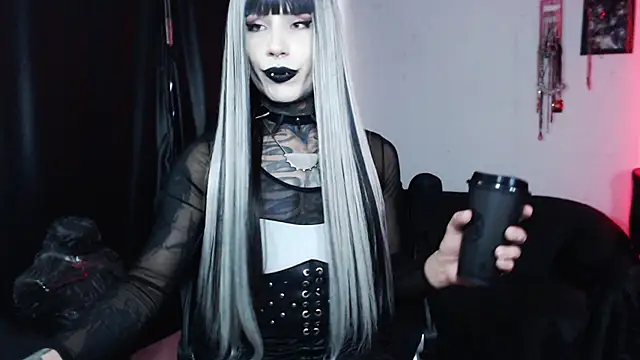 april simons2 online show from July 8, 10:01 pm