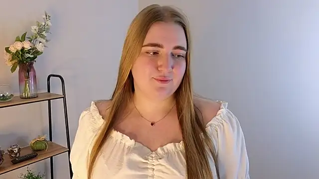 HaileyClifford online show from August 6, 10:22 am