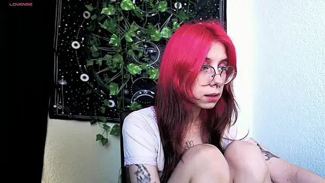 cutiiepink online show from August 5, 2:34 pm