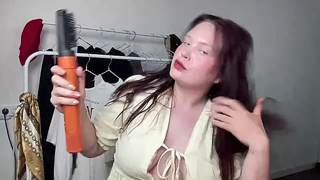 rich lily online show from August 4, 9:43 pm