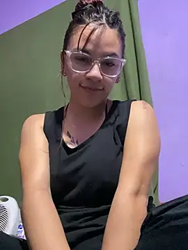 Miaperezz19 online show from August 7, 4:41 am