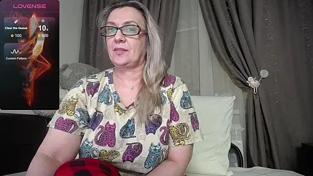 Snapshot of Alessandra92 chatting on October 22, 8:41 am Alessandra92 online show from October 22, 8:41 am