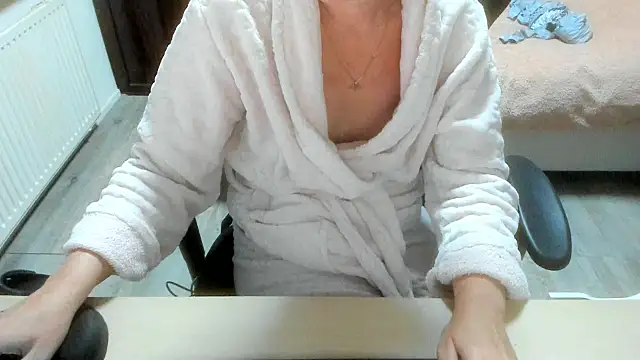 minoesje37 online show from December 2, 8:44 pm