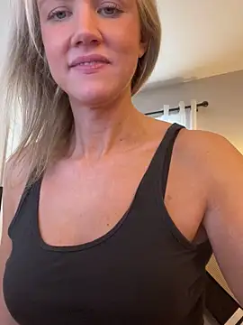 Kay Cakes online show from December 17, 4:44 pm