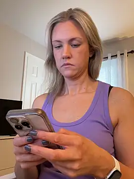 Kay Cakes online show from November 10, 4:24 pm