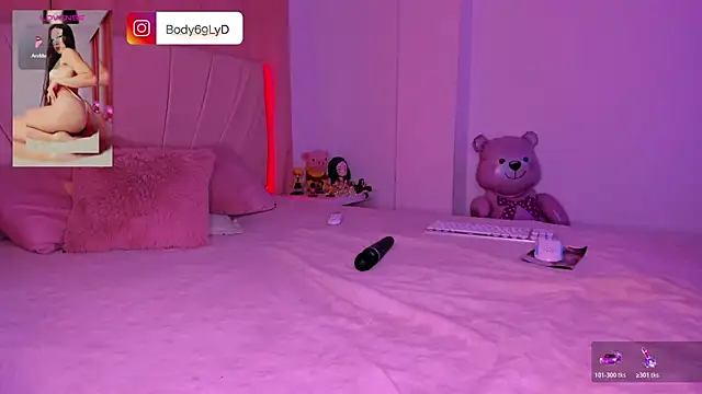 Body69ld online show from June 15, 2:34 am