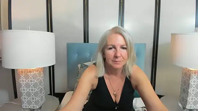 EricaTop online show from August 3, 8:25 pm