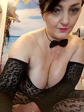 lucillabollente online show from October 1, 6:07 am