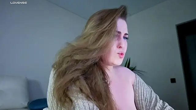 Miss Magic Eyes  online show from July 15, 6:56 pm