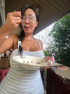 sweetieme online show from June 19, 9:46 am