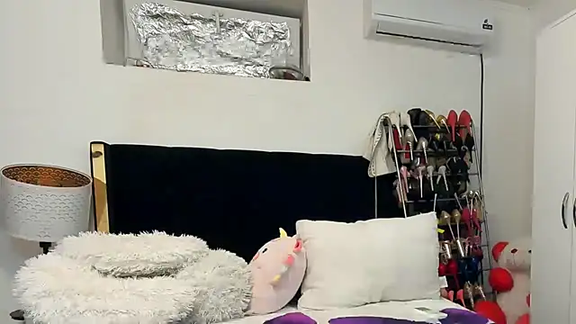 juliahayessxx online show from July 1, 8:41 pm