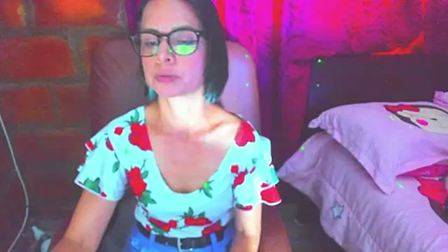 BrianaGarner online show from June 21, 5:17 pm