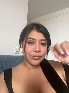 emilyjohanson online show from August 5, 6:58 pm
