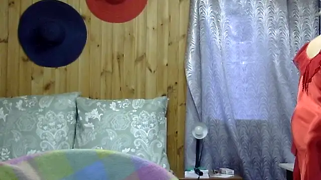 Emma52610 online show from October 18, 11:13 am