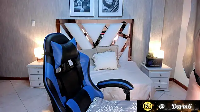 Lia Simons online show from July 10, 4:24 am