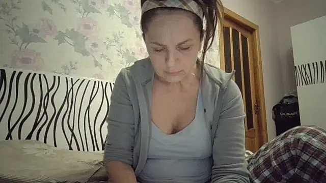 LindaStarS online show from April 30, 5:51 pm