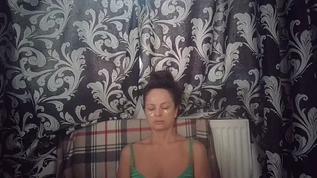 Snapshot of LindaStarS chatting on September 20, 4:33 am LindaStarS online show from September 20, 4:33 am