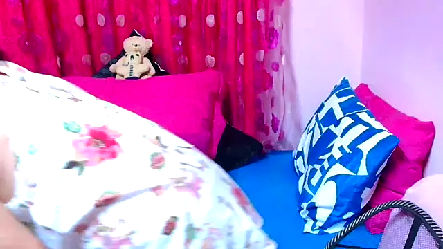 Snapshot of SLUTTYROXY chatting on September 9, 6:08 pm SLUTTYROXY online show from September 9, 6:08 pm