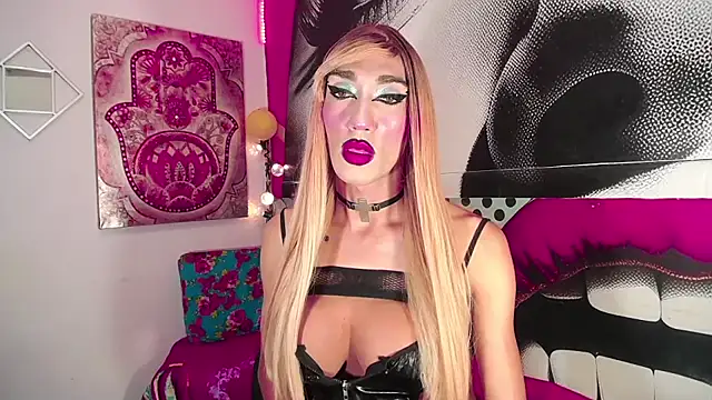 karlaveckyts online show from June 13, 8:28 pm