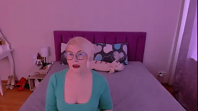 sabrinamacmarren online show from February 2, 9:30 am