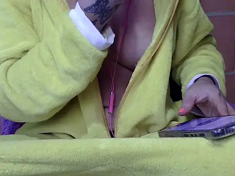 pamelasophia19 online show from November 16, 12:34 am